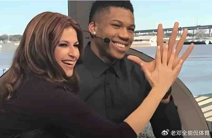 NBA球星体型有多非人类?张伯伦腿长1米5 姚明在泳池似灭霸