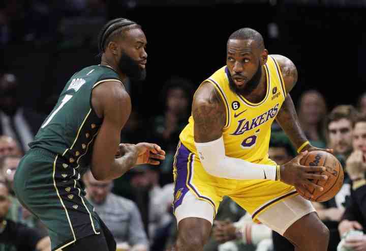 斯科特:詹姆斯在上赛季开始前可能就决定离开湖人 他预谋已久